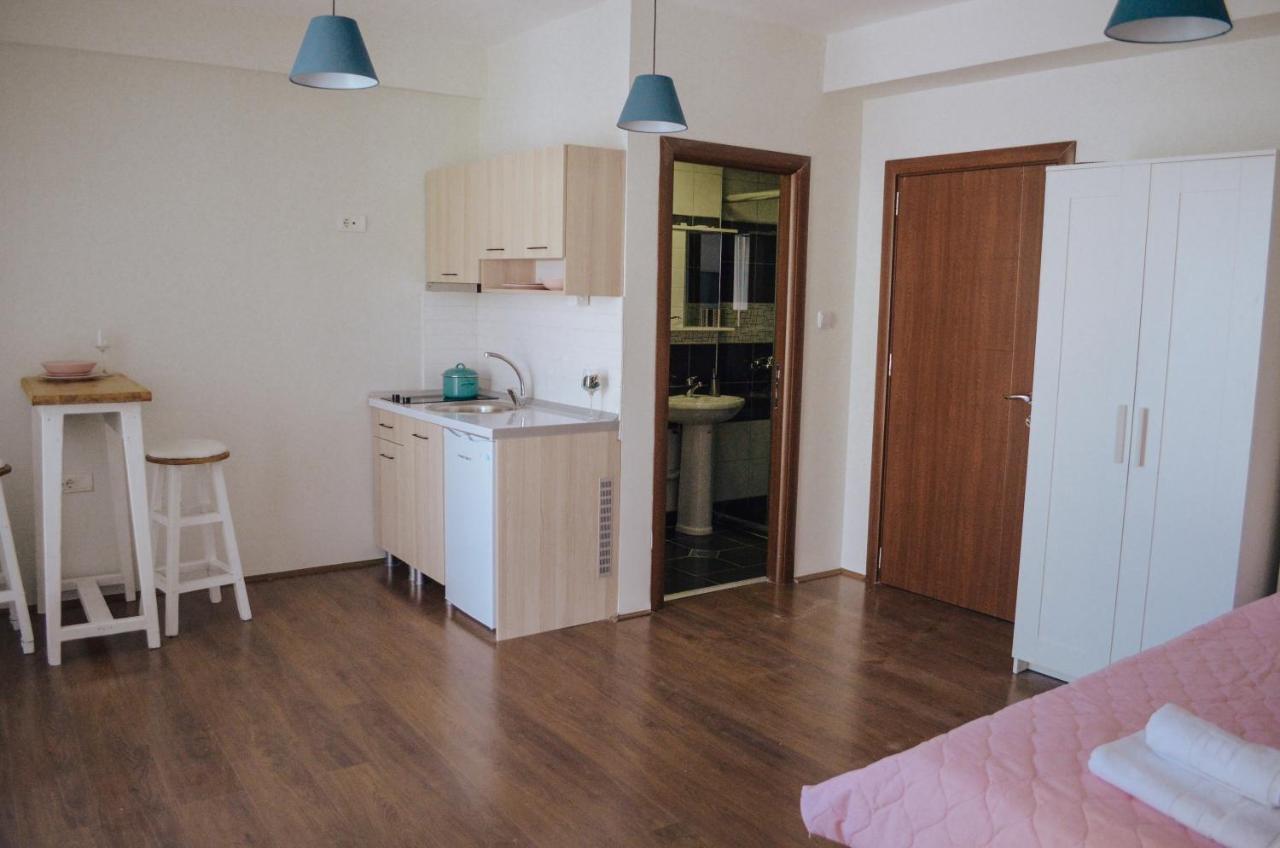 Aparthotel White & Wood à Bitola Extérieur photo