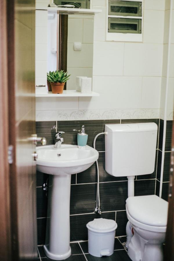 Aparthotel White & Wood à Bitola Extérieur photo