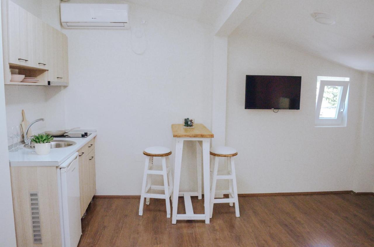 Aparthotel White & Wood à Bitola Extérieur photo